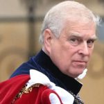 el hermano de Carlos III renuncia a su título