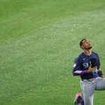 Mira el cuadrangular de Julio Rodríguez para devolverle la ventaja a Seattle en el decisivo contra Toronto